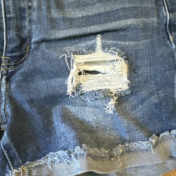 KanCan‎ for Maurices Distressed Blue Jean Shorts Size 28 Medium Wash - Picture 3 of 12